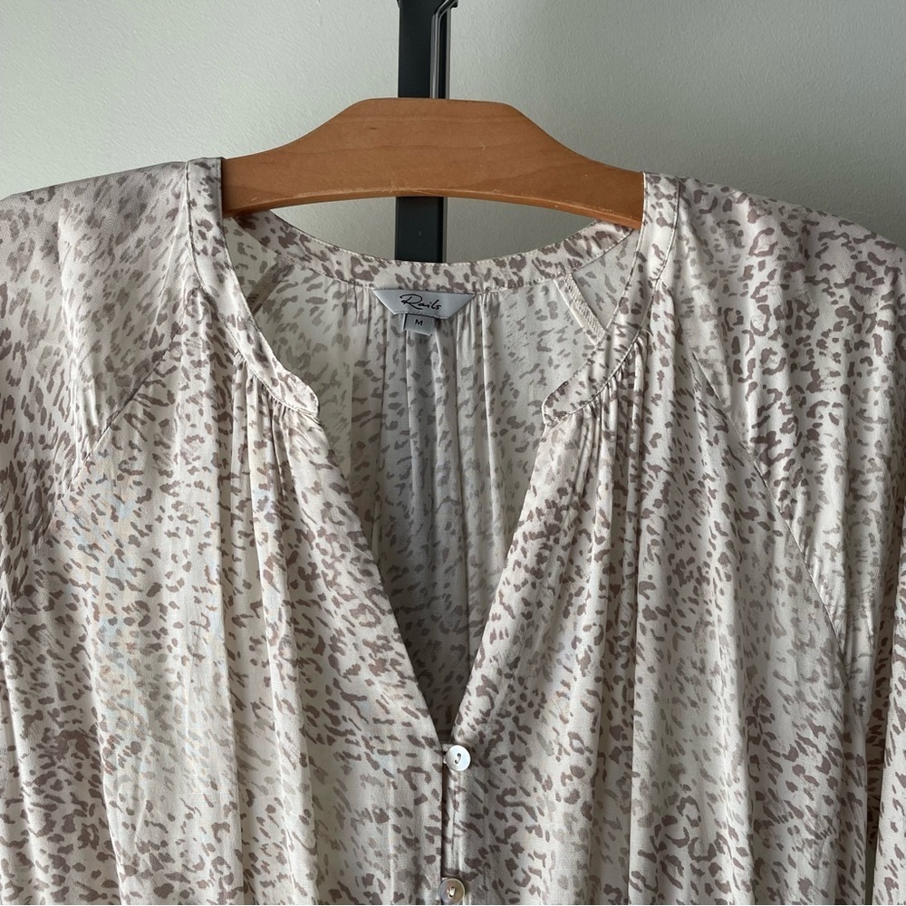 Rails Jasmine Dress Mini Tan Watercolor Leopard Animal Print Smocked Size Medium - Picture 8 of 9